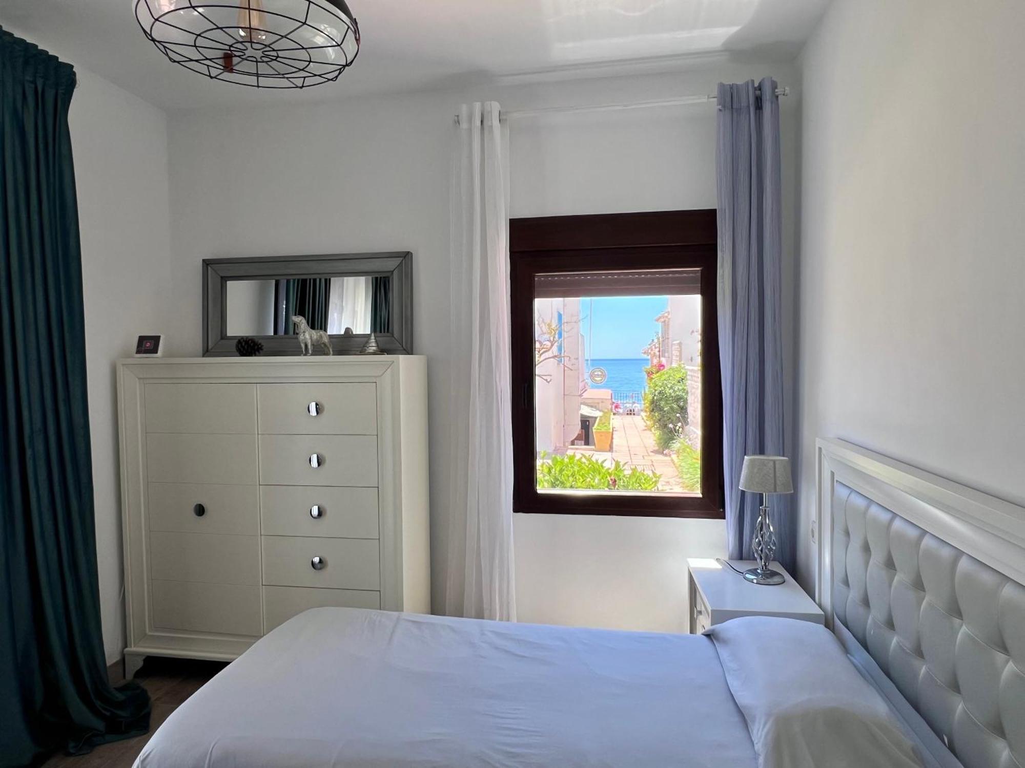 Pirata Bungalow Sea Front Estepona Eksteriør bilde