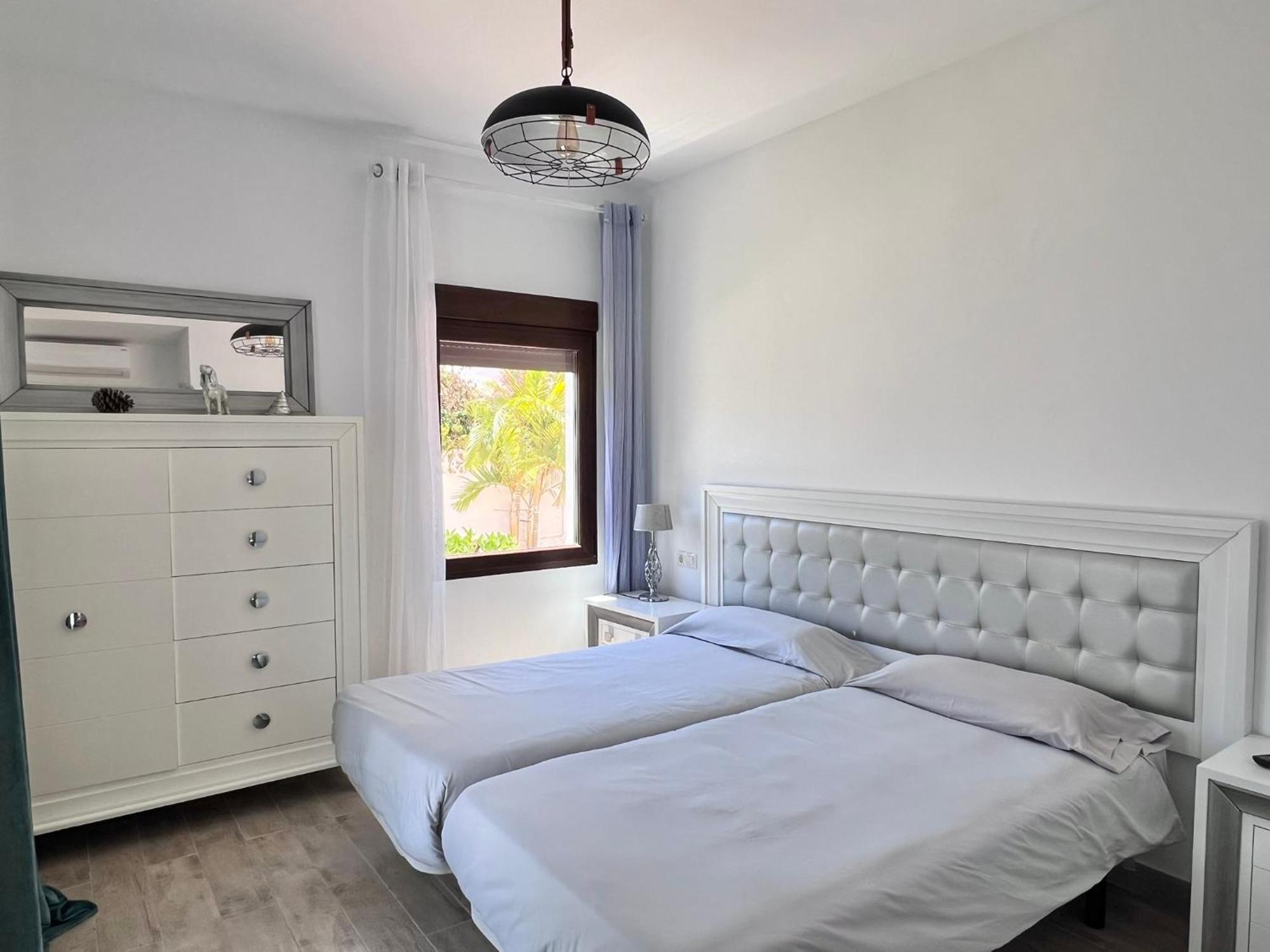 Pirata Bungalow Sea Front Estepona Eksteriør bilde