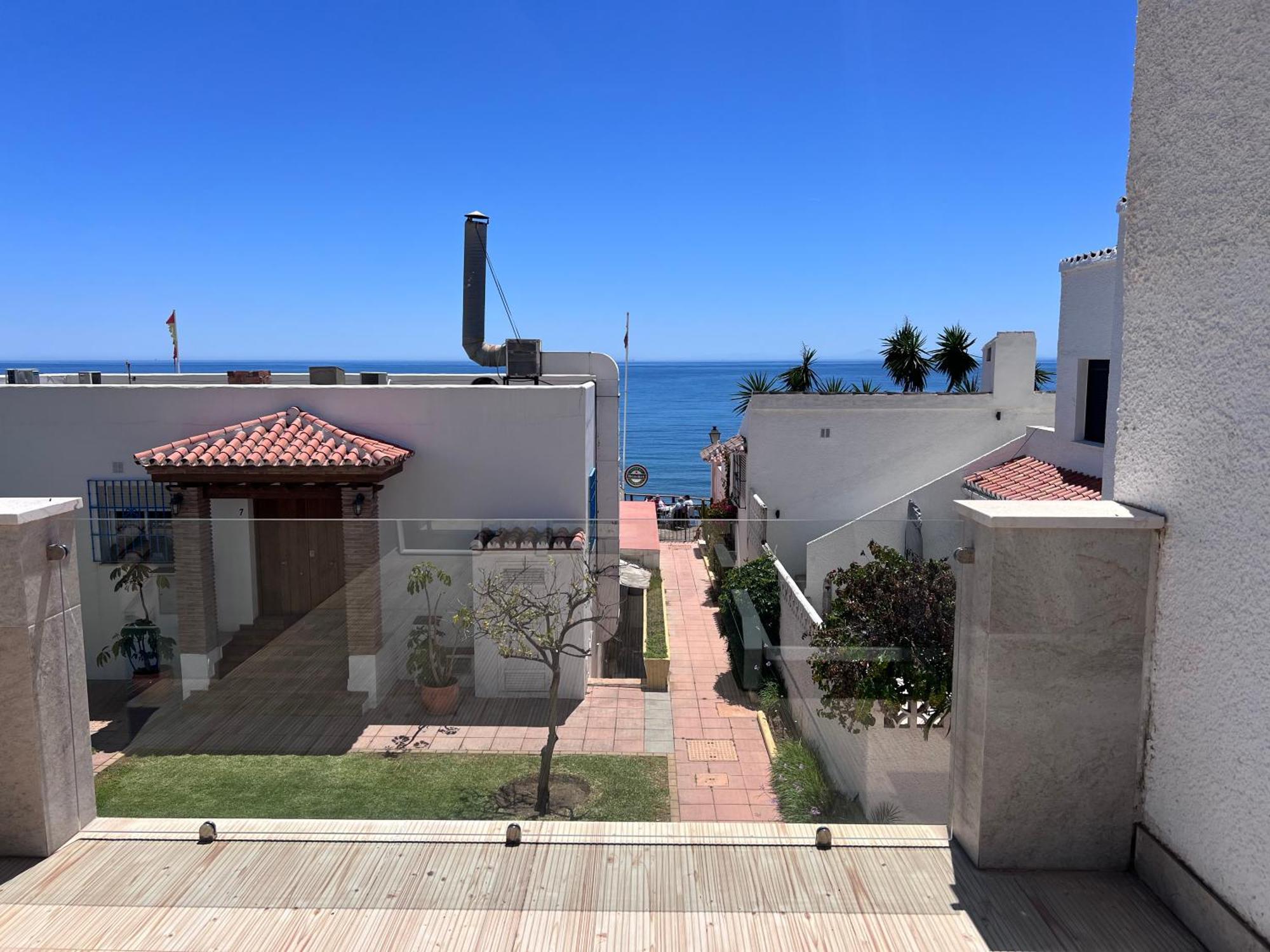 Pirata Bungalow Sea Front Estepona Eksteriør bilde